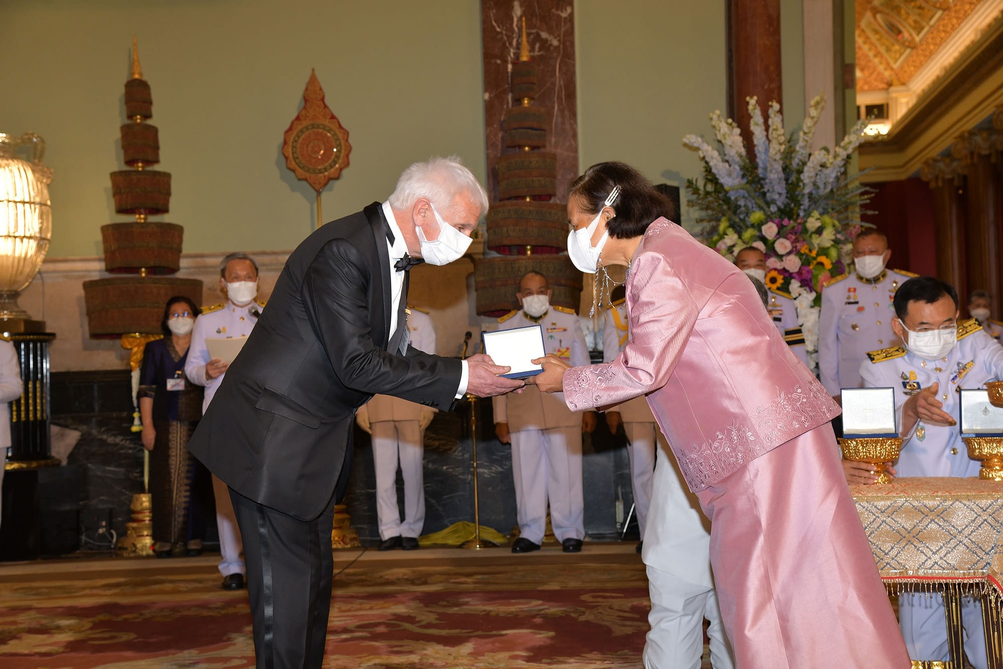 Dr. Bernard Pécoul receiving the Prince Mahidol Award from Her Royal Highness Princess Maha Chakri Sirindhorn at the Grand Palace, Thailand